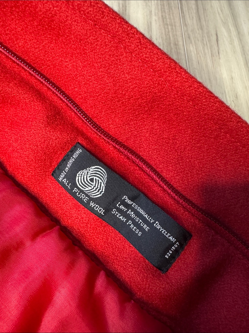Vintage 80’s red bomber jacket - Picture 15 of 16